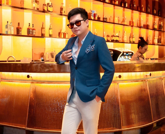 anh-anh-dung-mac-vest